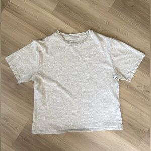 Women’s
Abercrombie & Fitch Kids Short Sleeve Tee
Heather Light Gray
Size: Small